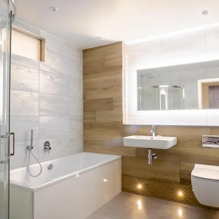Woodside Apartment
